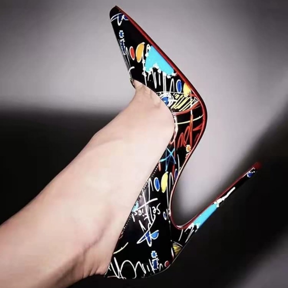 👠 Black Graffiti stiletto heels similar to Louboutin Loubitag Graffiti